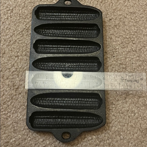 Cast Iron Cornbread Pans - Picture 3 of 3